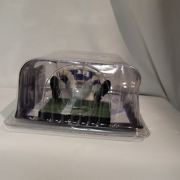 McFarlane NFL Peyton Manning action figure - Picture 10 of 10